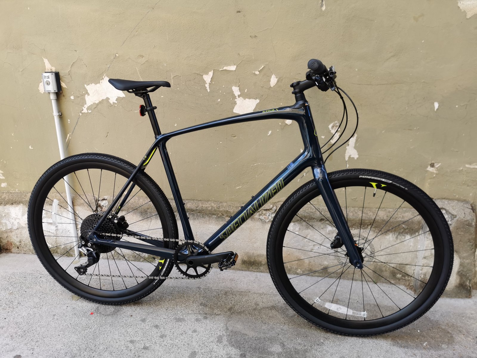 specialized sirrus x5 2020